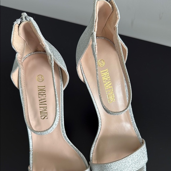 Shimmering Silver Glitter Heels Sz 6.5 - Picture 8 of 8